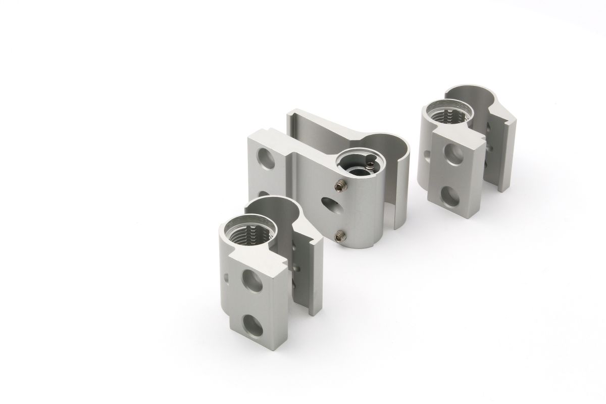 Schueco-Aufsatztuerband-239870-04 Schüco 279540 Aufsatztürband, silber 22 mm, nach innen oder außen öffnende Tür (Vorgängerartikel 239870)