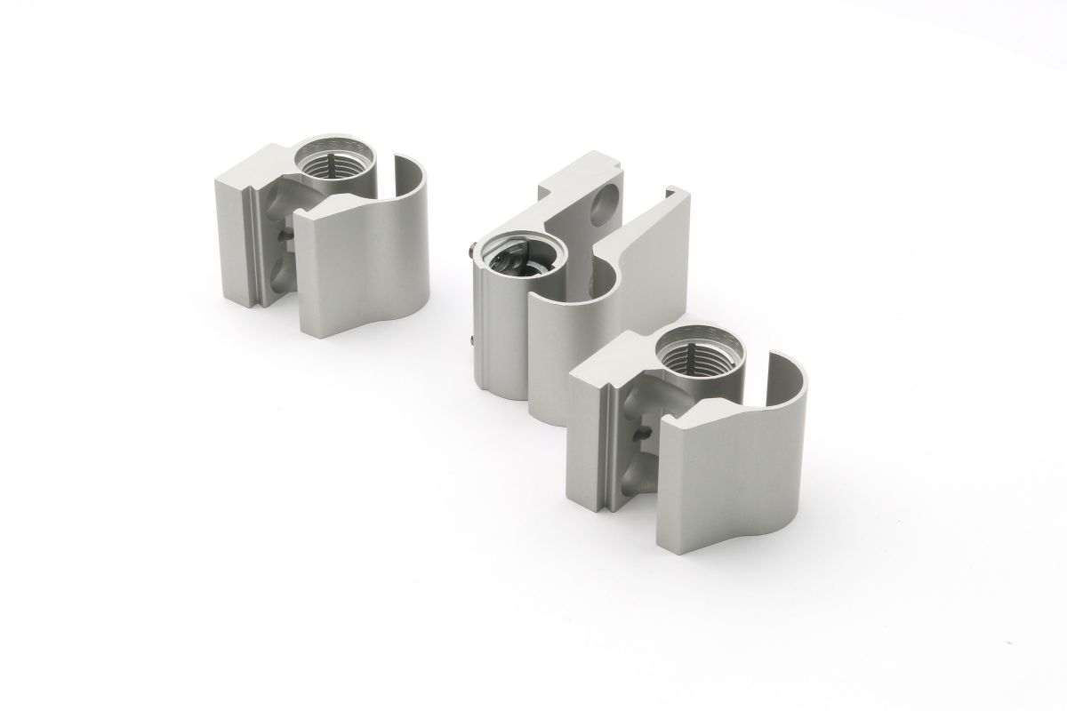 Schueco-Aufsatztuerband-239870-05 Schüco 279540 Aufsatztürband, silber 22 mm, nach innen oder außen öffnende Tür (Vorgängerartikel 239870)