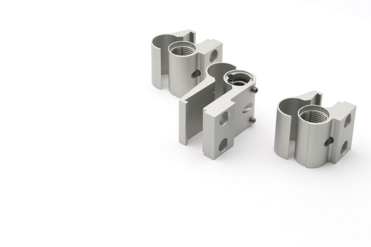 Schueco-Aufsatztuerband-239870-03 Schüco 279540 Aufsatztürband, silber 22 mm, nach innen oder außen öffnende Tür (Vorgängerartikel 239870)