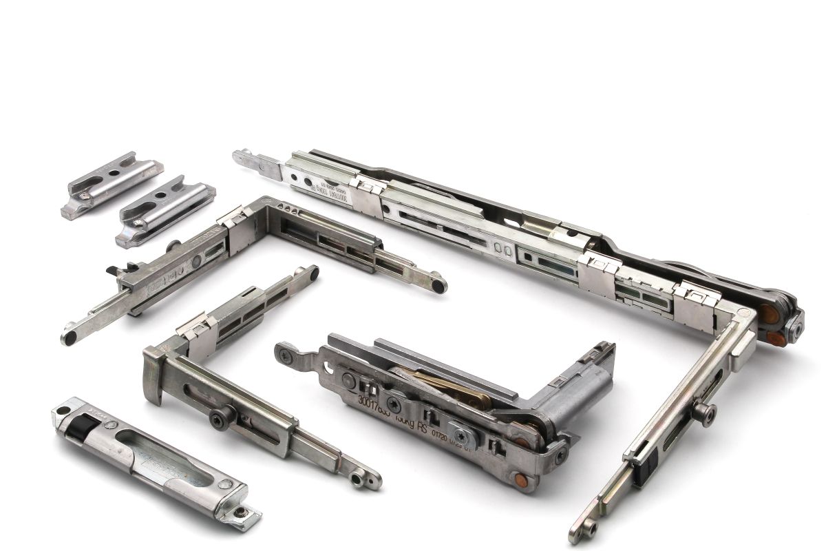 Schüco 277002 Dreh-Kipp Grundbeschlag komplett 300 mm 130 kg AvanTec SimplySmart, DIN rechts