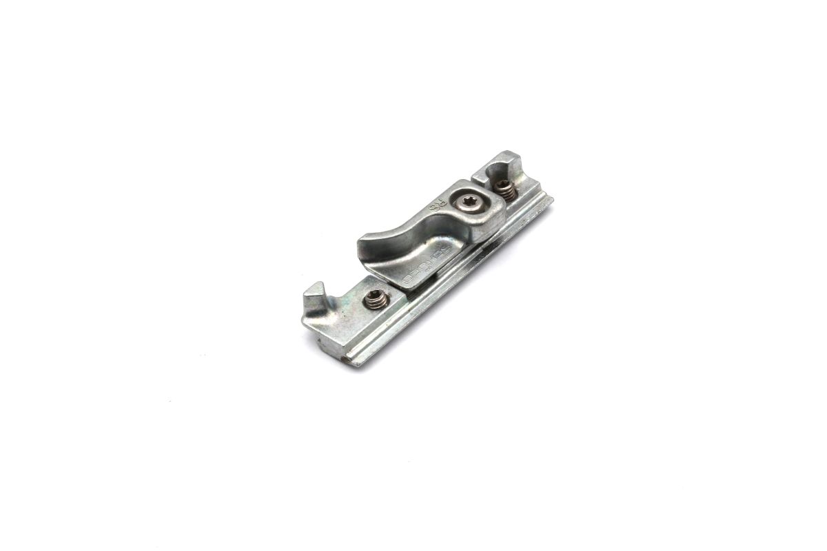 Schüco 243050 / 243052 Riegelstück mit Sperre AvanTec, DIN rechts